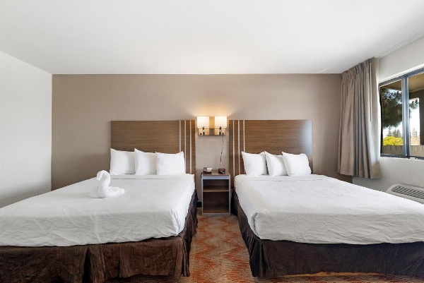 Heritage Inn Express Roseville Main image